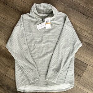 New Gray Turtle Neck Long Sleeve Sweater Size Small